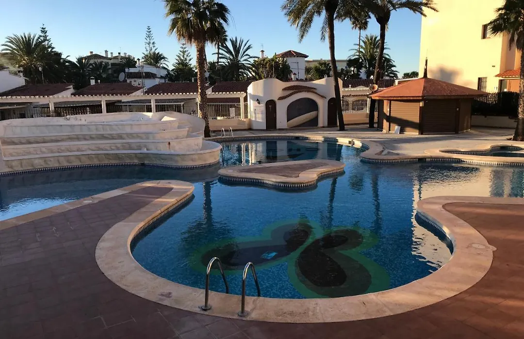 Estudio en Dénia con piscina y wifi privada, a 100 m del mar-1