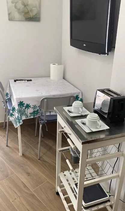 Estudio sin habitación ,todo en una estancia Blanco Denia-1