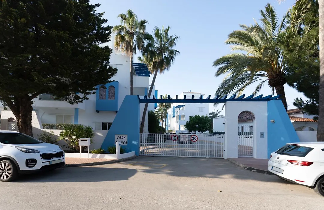 Cala Blanca Studio, By Bookindenia-1