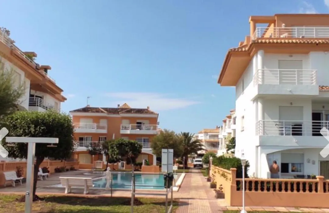 Pie de playa en Denia y con piscina-1