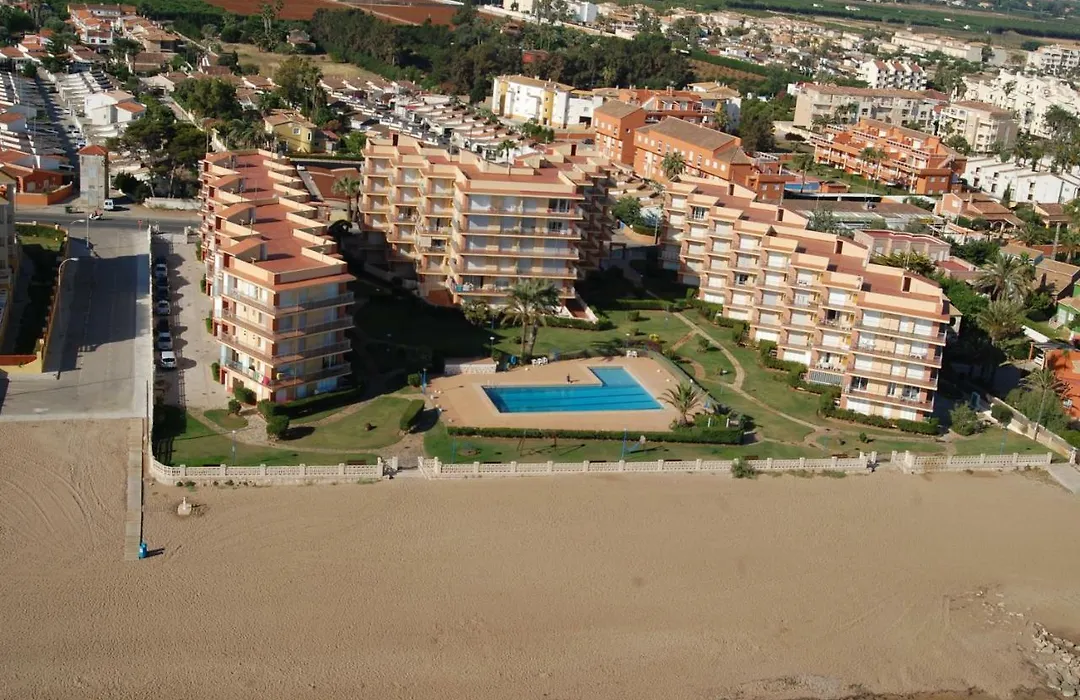 Apartamento primera línea de mar-1