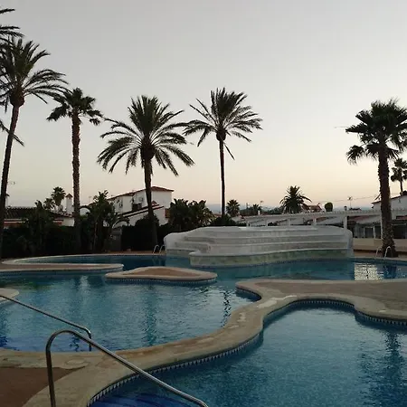 Apartamento Parchís con piscina-3