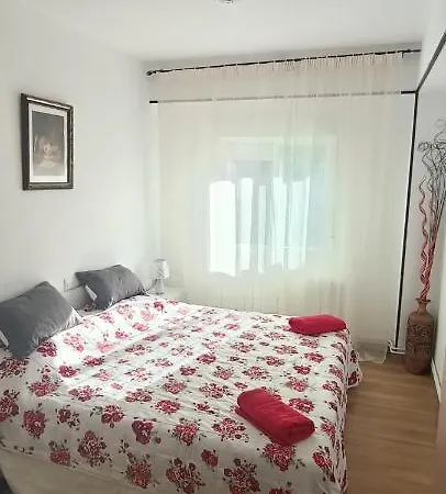 Gran apartamento cerca del mar y Castillo-3
