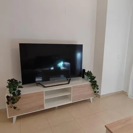 Apartamento planta baja con piscina-3