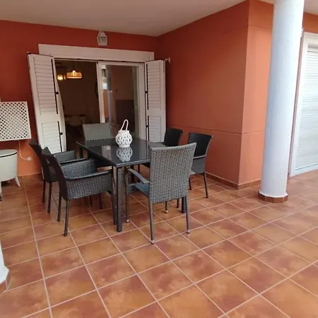 Apartamento planta baja con piscina-2