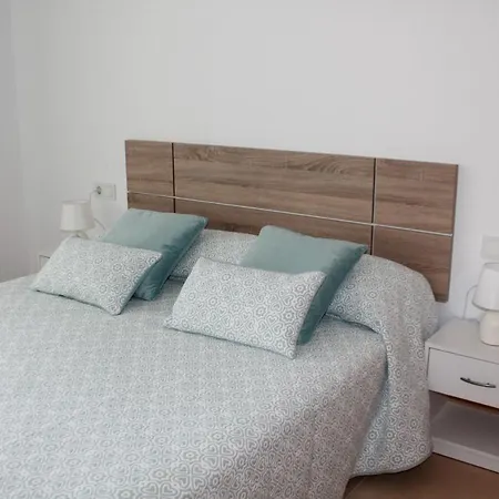 Apartamento nuevo en urbanización a 250 metros de la playa-2