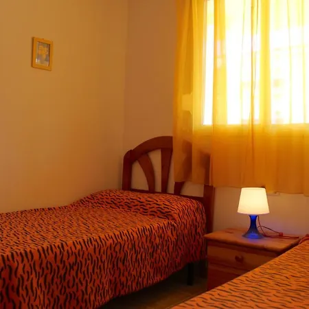 Apartamento Denia,piscina,padel,150 m de la playa-2