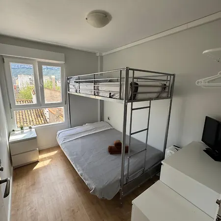 Habitación triple en el centro con vistas-3