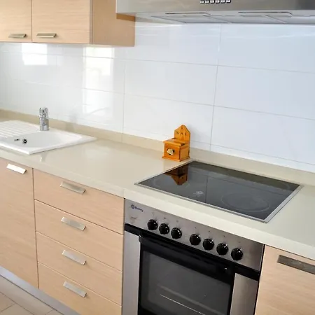 Brisas A1, 2 dormitorios, playa a 50m, by Bookindenia-2