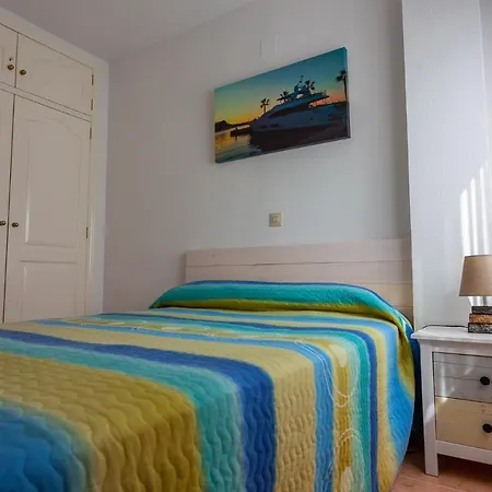 Apartamento playa con piscina y terraza en urbanizacion de lujo-3