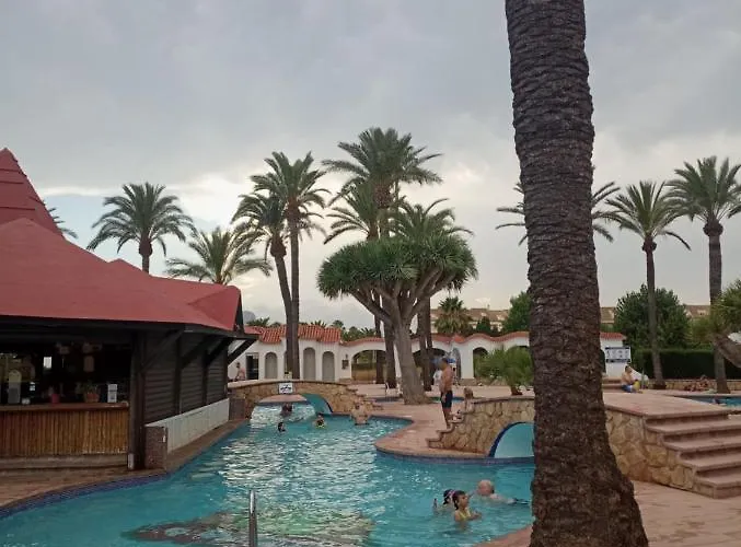 Alojamiento con Piscina y chiringuito Dénia