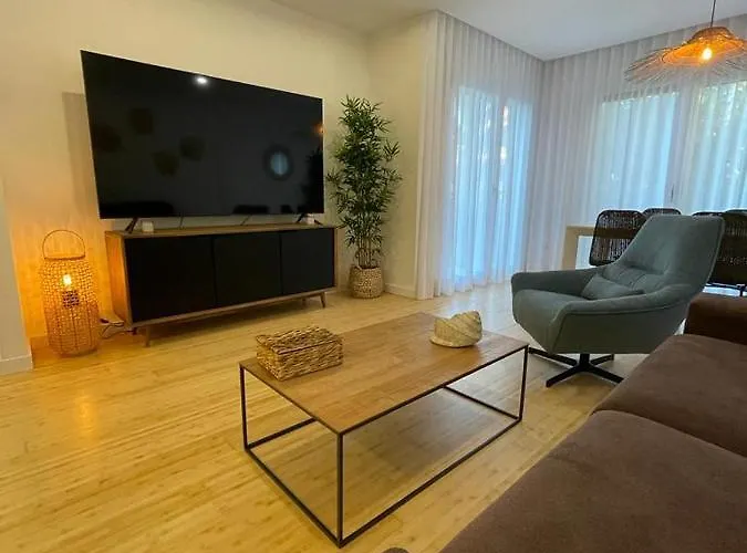 Denia, apartamento a estrenar con jardín privado, piscina y vistas al mar