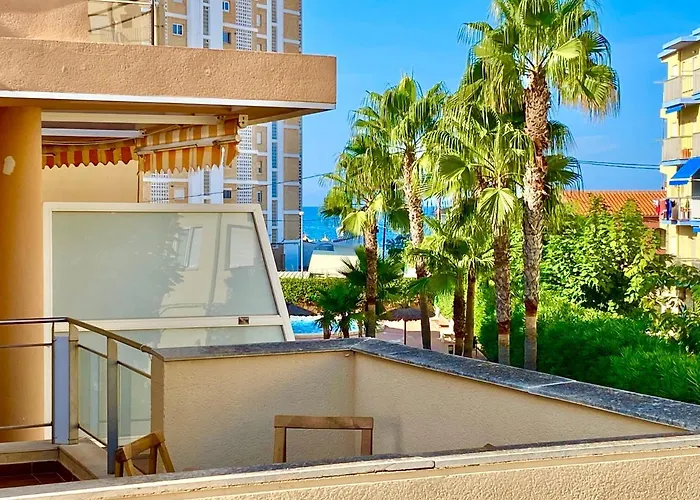 Apartamento 1ªLínea-50m de playa-Reformado-BBQ privada-Vistas al mar-3 terrazas Dénia