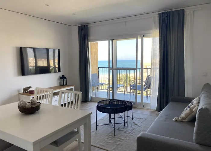 Piso Nuevo Primera Línea a Pie de Playa Dénia