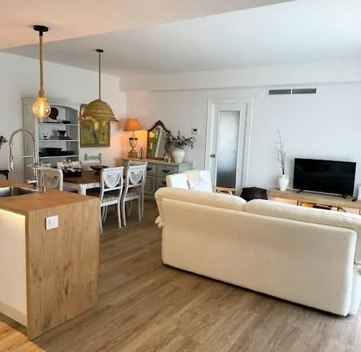 Apartamento Increíble piso a pocos metros del mar con piscina Dénia
