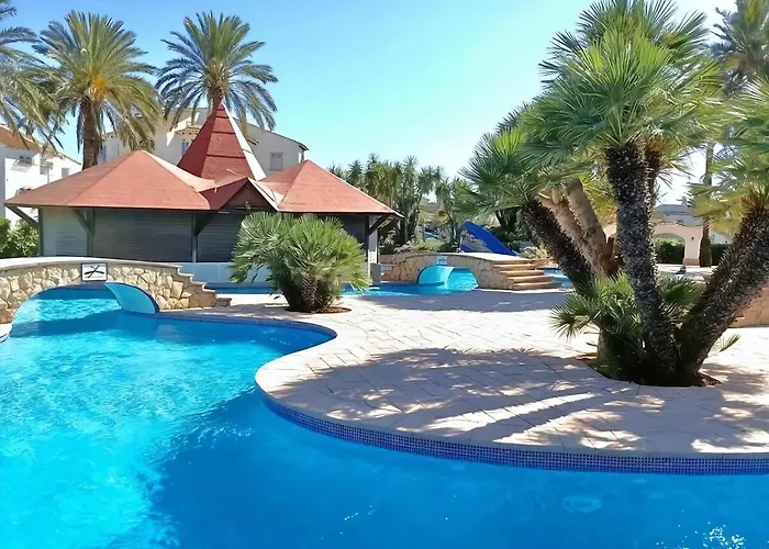 3 Minutes From The Beach With Swimming Pools, Slides, And A Bar Dénia