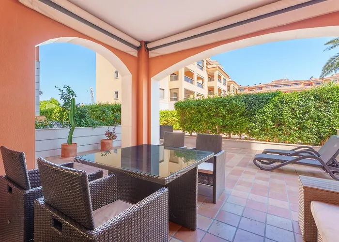 Hogar Brisa de las Marinas acogedor apartamento con amplia terraza y acceso directo a las piscinas-Comfortable apartment with spacious terrace&direct pool access Dénia