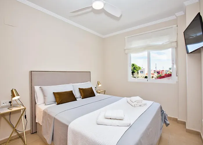 Playa Santa Ana - Cómodo apartamento con Piscina, Terraza y Parking, a 2 minutos de la playa Dénia