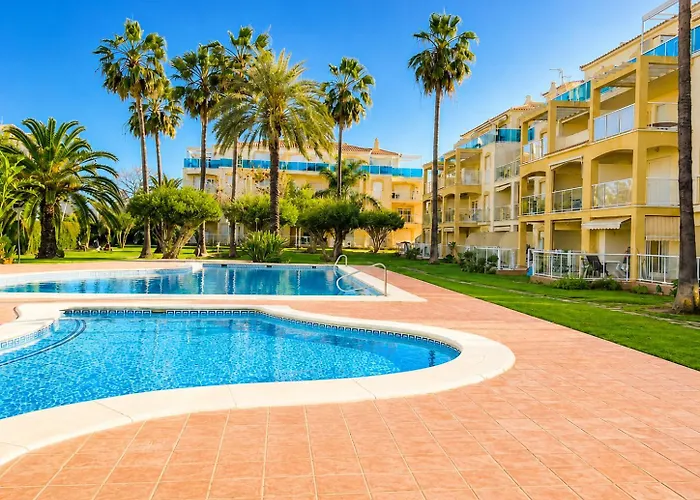 Denia Palm Garden Apartment Pool & Parking
